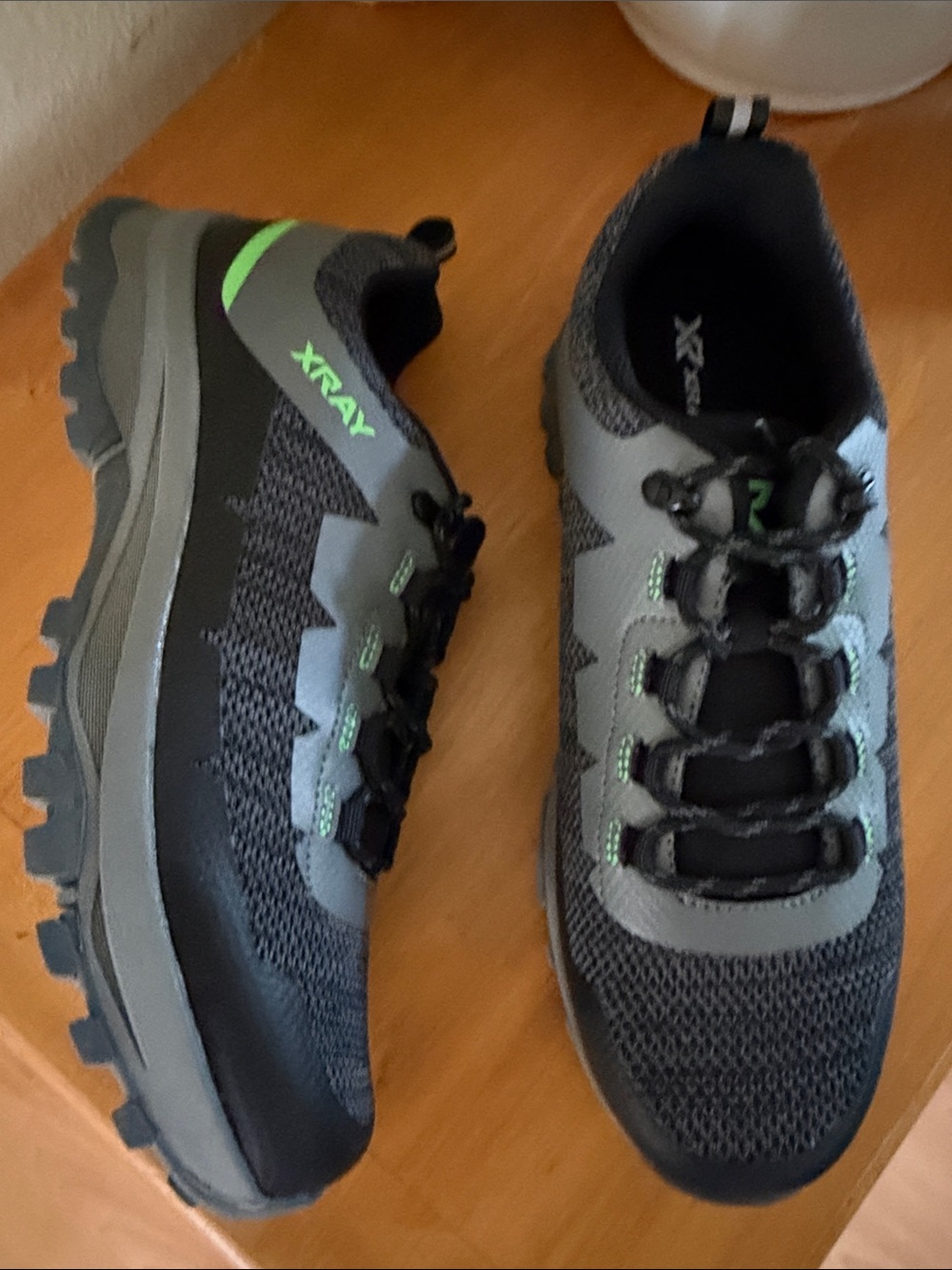 XRAY Men's Gray Athletic Trail Shoes with Green Accents
